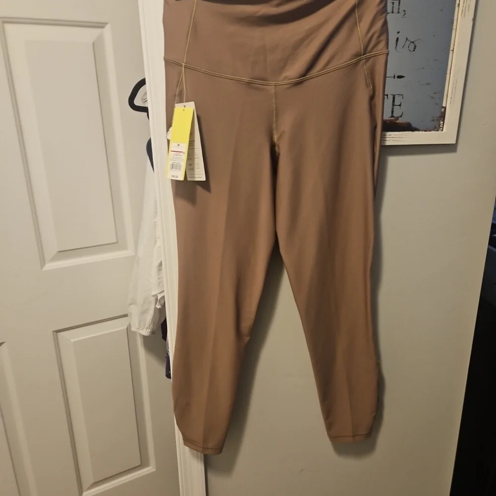 Women's‎ Tan Pants M